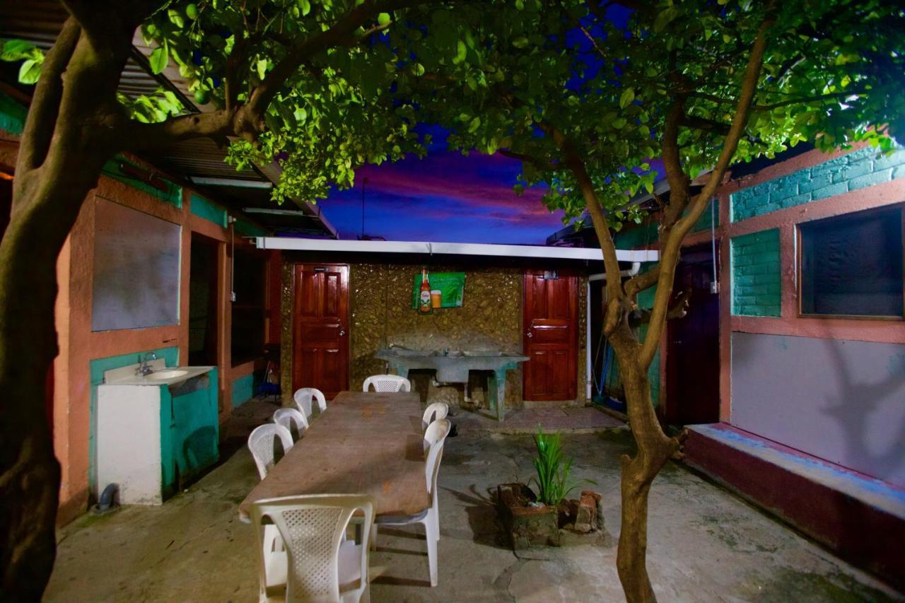Hostal Los Chamos San Juan del Sur Dış mekan fotoğraf